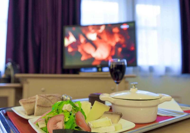 هتل Mercure Tours Centre Gare Et Congres