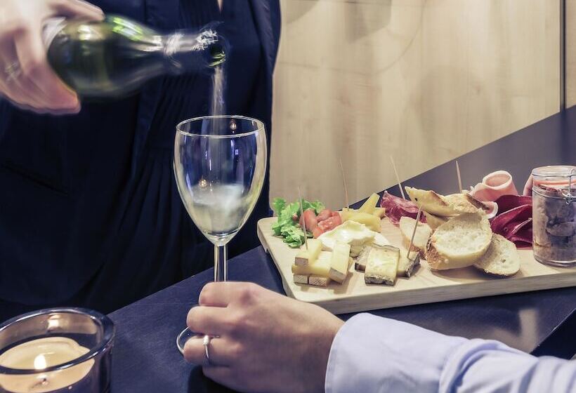 هتل Mercure Tours Centre Gare Et Congres