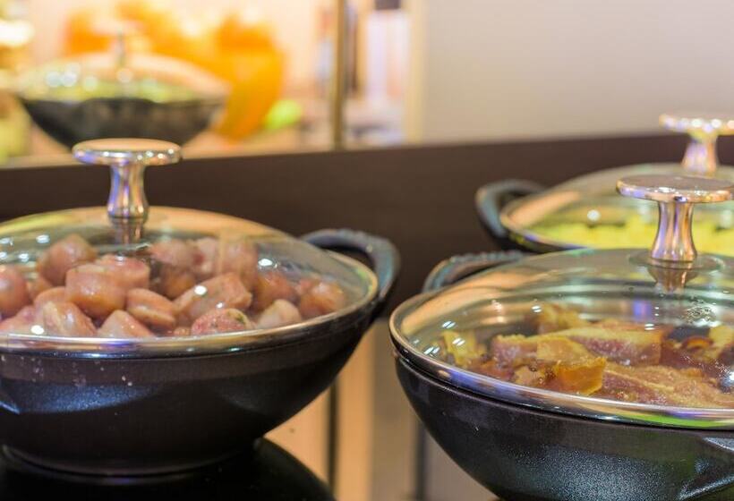 هتل Mercure Tours Centre Gare Et Congres