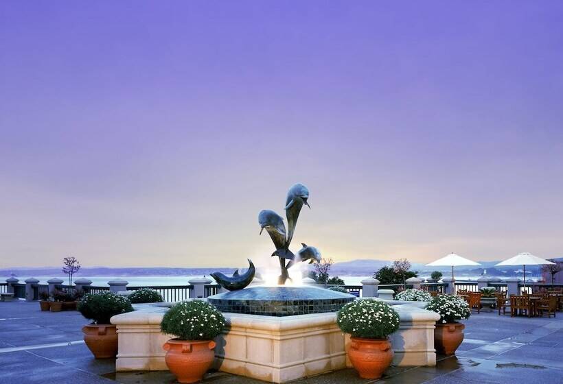 Monterey Plaza Hotel & Spa