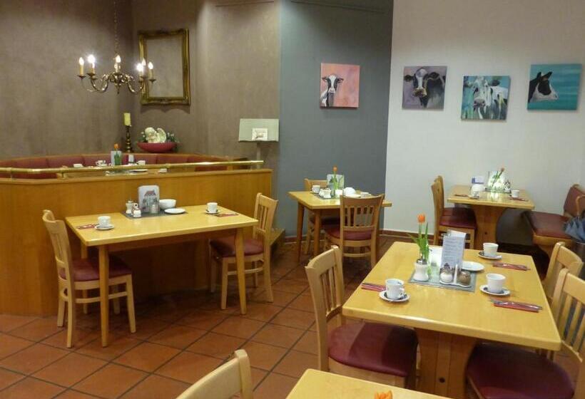 فندق Nibelungen Hof