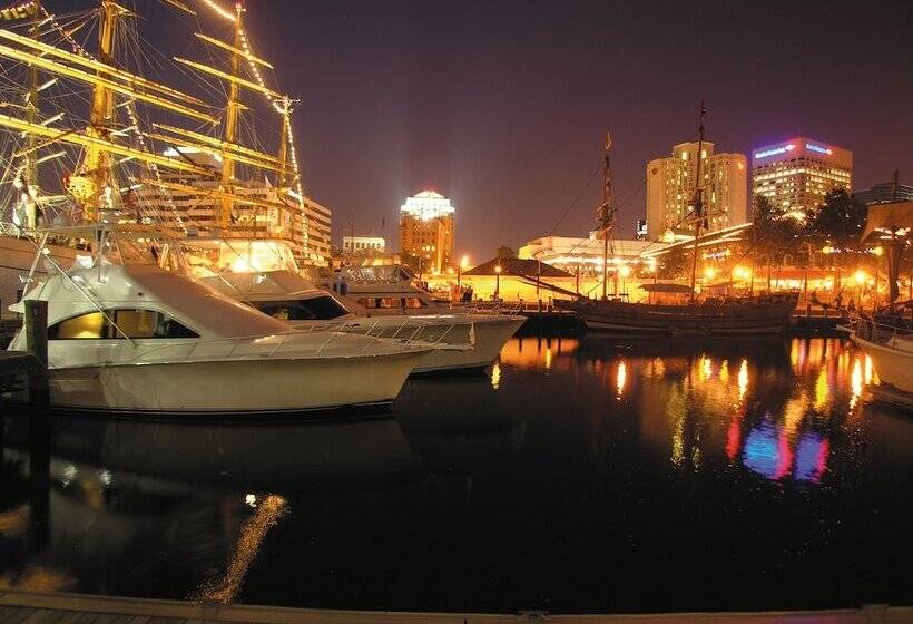 בית מלון כפרי Norfolk Waterside Marriott