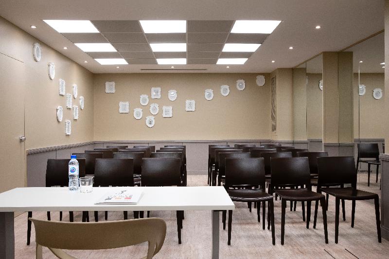 ホテル Paris Bastille