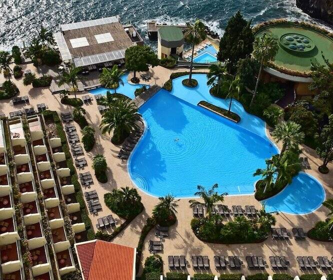 Отель Pestana Carlton Madeira Ocean Resort