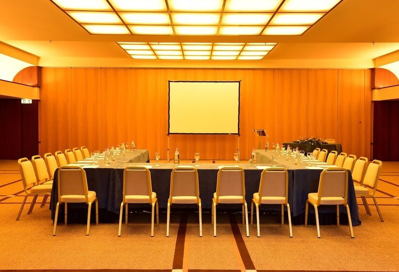 Отель Pestana Carlton Madeira Ocean Resort