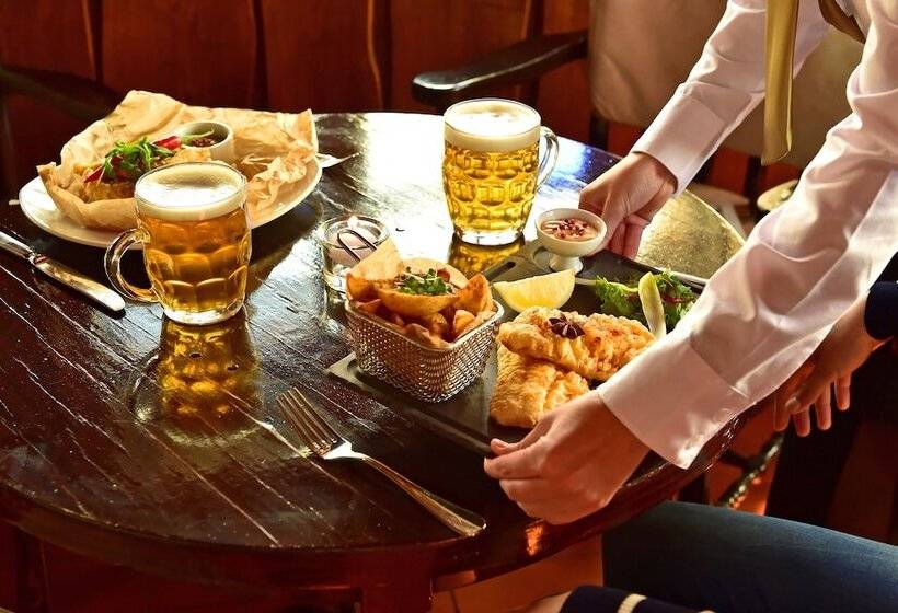 Отель Pestana Carlton Madeira Ocean Resort