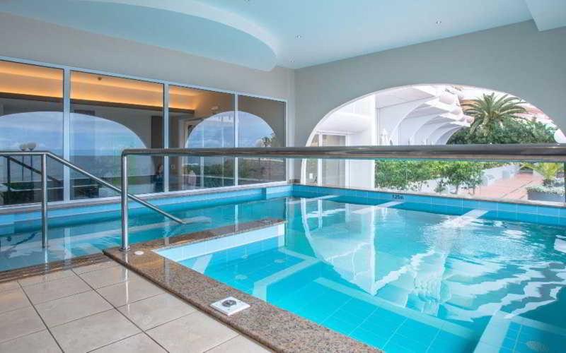 Отель Pestana Carlton Madeira Ocean Resort