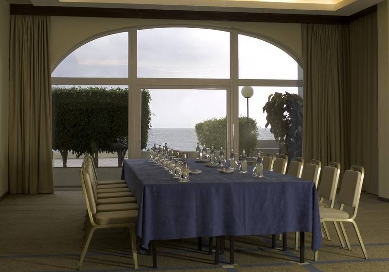 Отель Pestana Carlton Madeira Ocean Resort