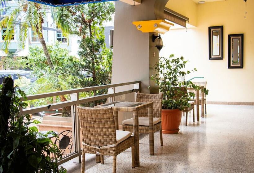 هتل Plaza San Martin