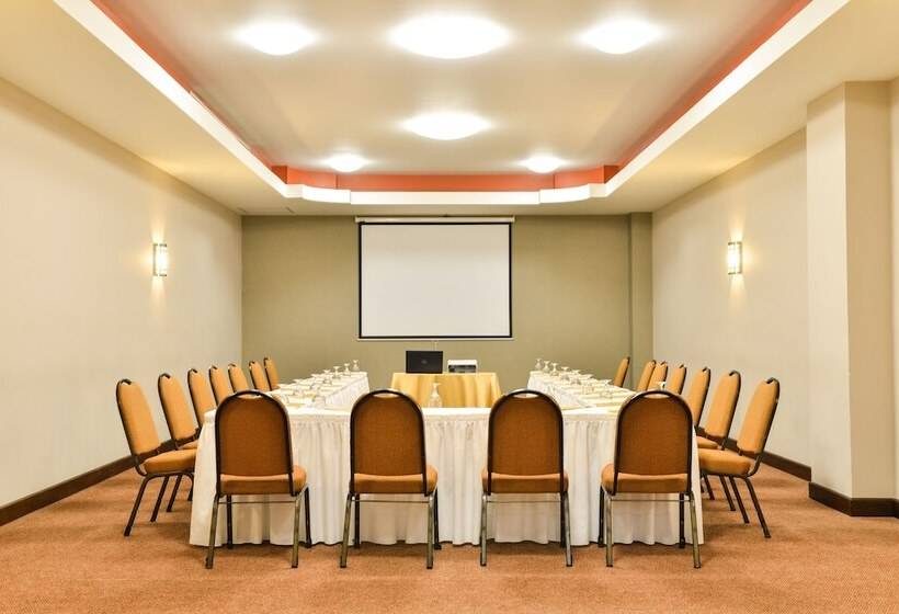 هتل Plaza San Martin