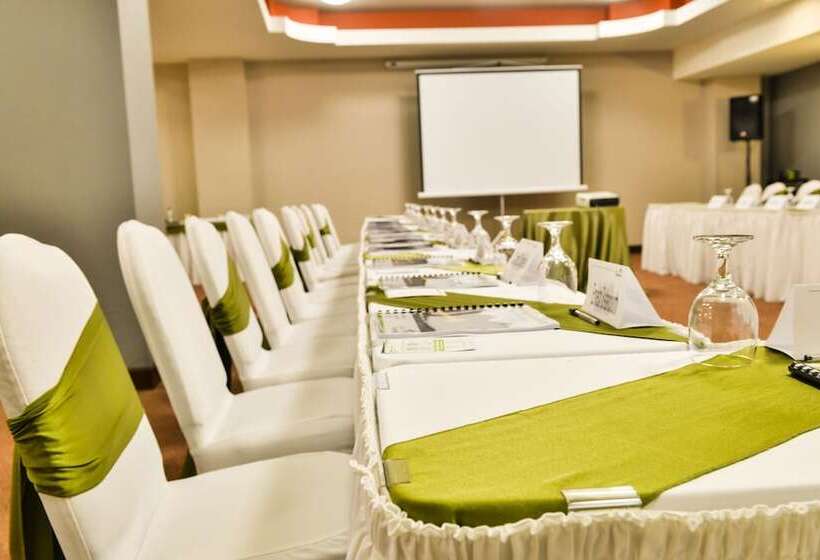 هتل Plaza San Martin