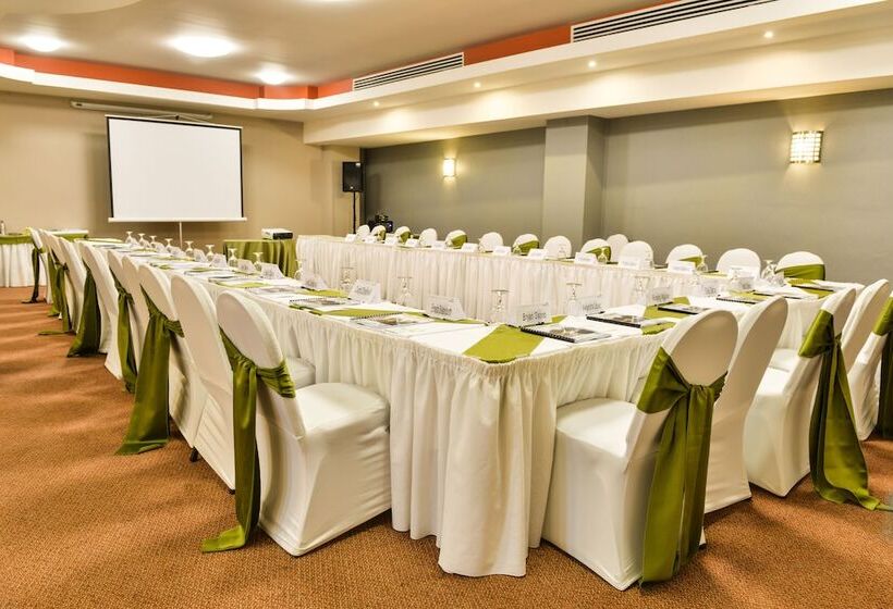 هتل Plaza San Martin