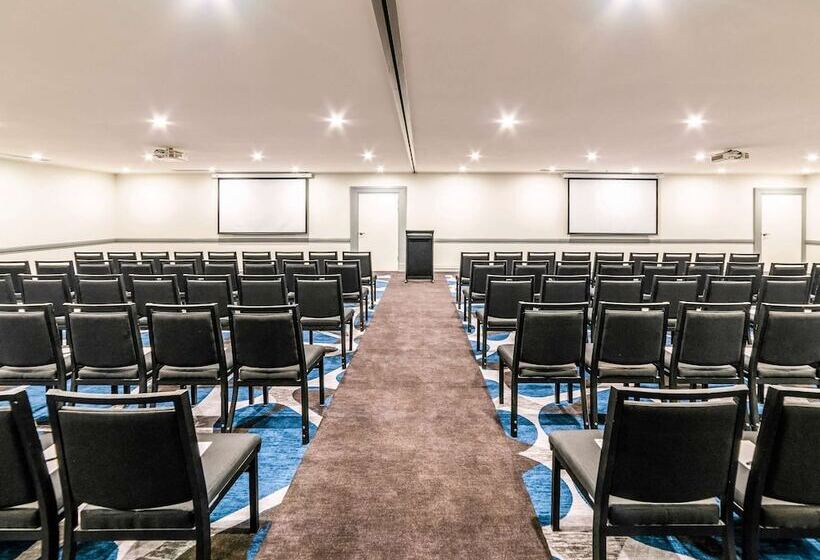 فندق Pullman Cairns International