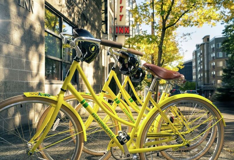 Отель Staypineapple, University Inn, University District Seattle