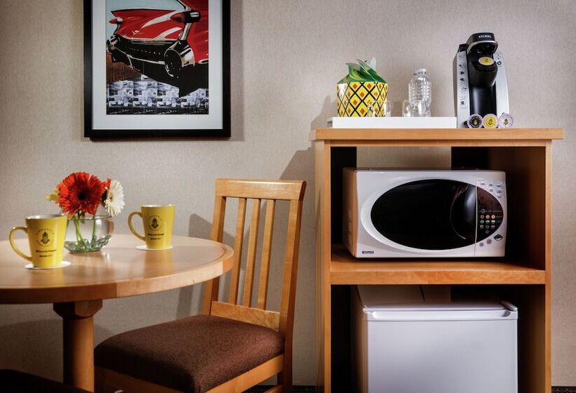 Отель Staypineapple, University Inn, University District Seattle