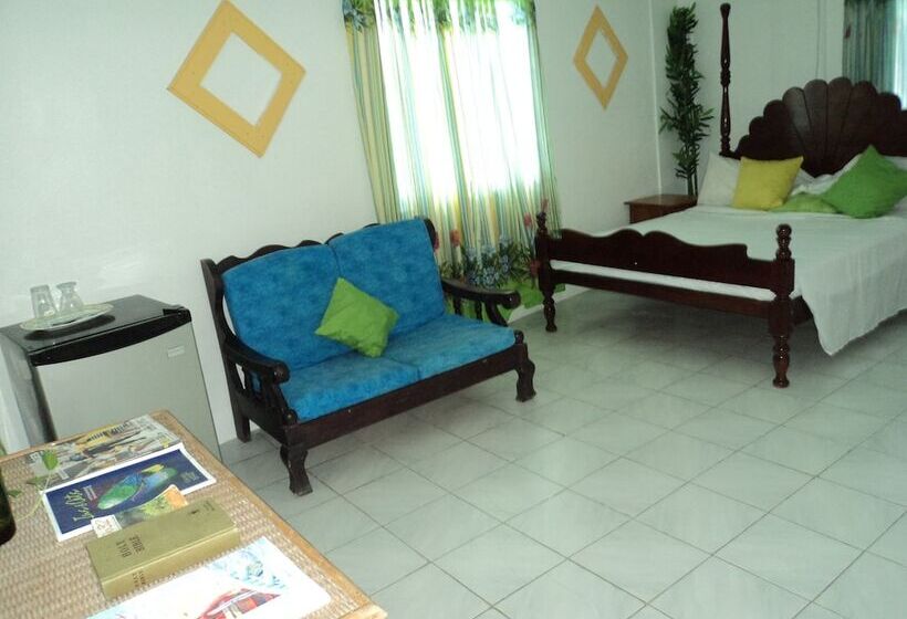 בית מלון כפרי The Clifton