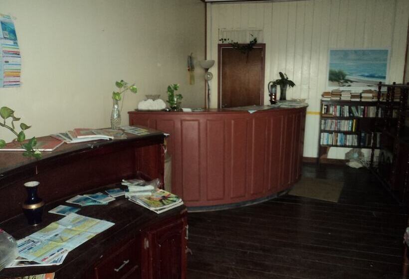 בית מלון כפרי The Clifton