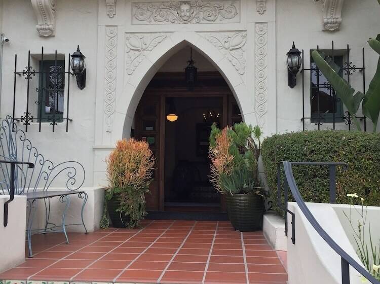 فندق The Eagle Inn