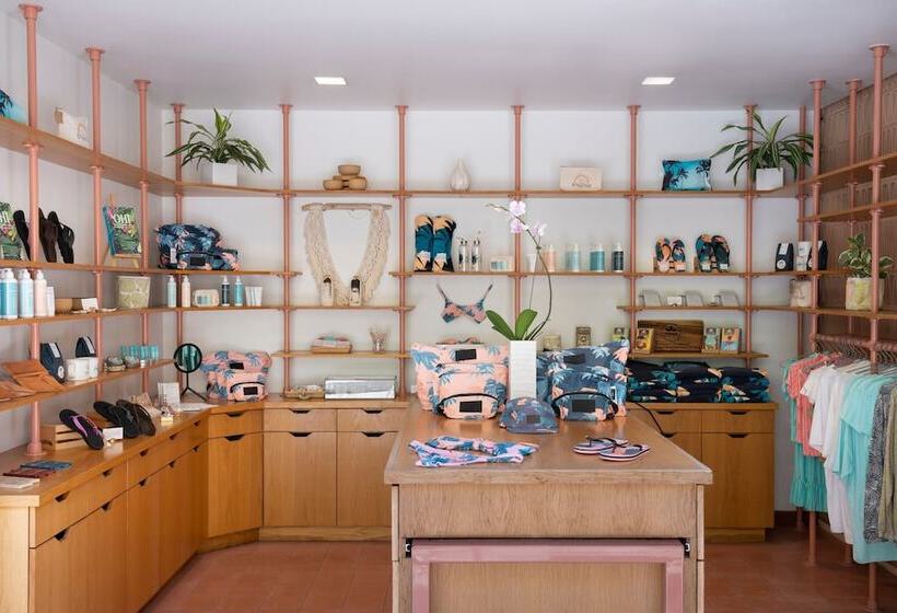 בית מלון כפרי The Laylow, Autograph Collection