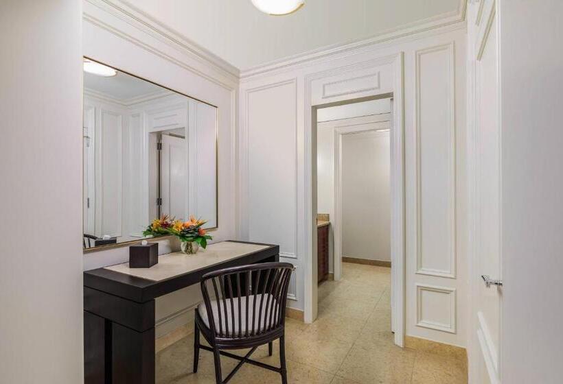 فندق The Ritz Carlton Maui, Kapalua