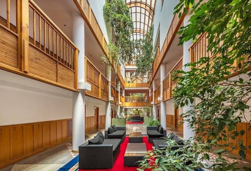 هتل Vilnius Grand Resort