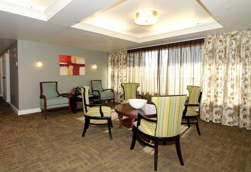 호텔 Wyndham Vacation Resorts Royal Garden At Waikiki