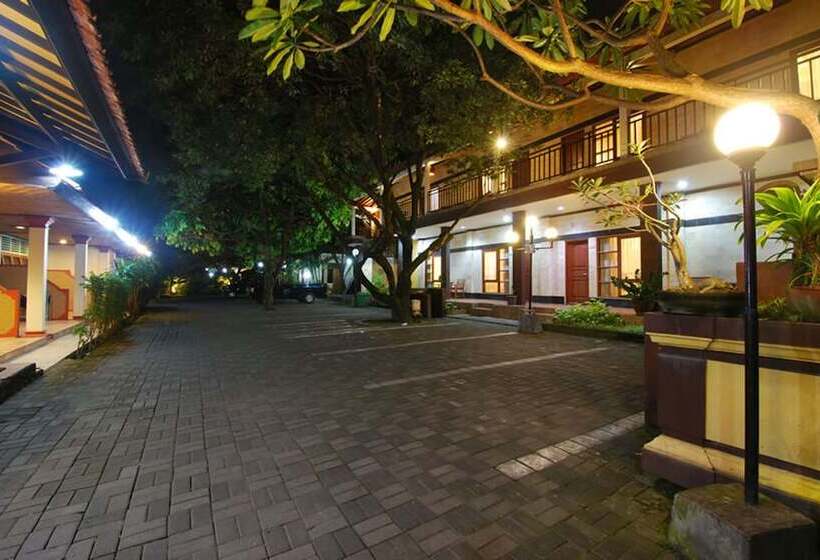 酒店 Yulia Beach Inn Kuta