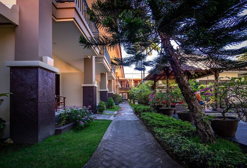 酒店 Yulia Beach Inn Kuta