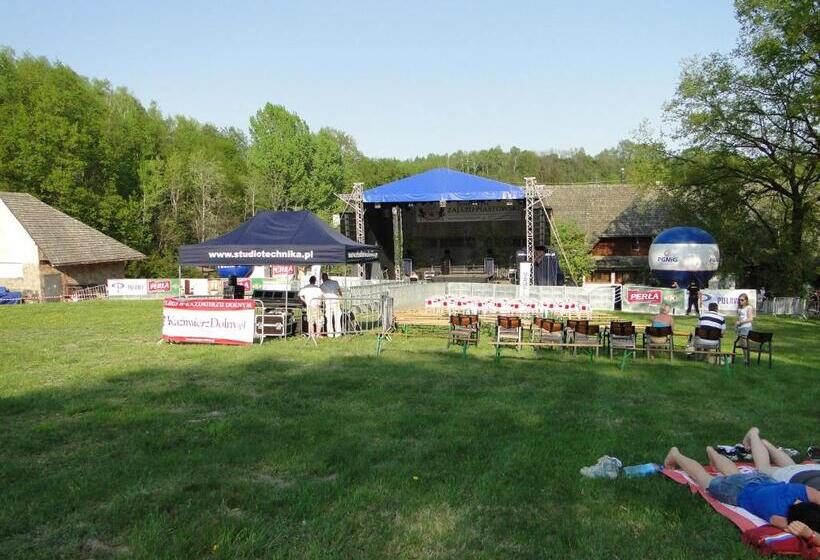 هتل Zajazd Piastowski