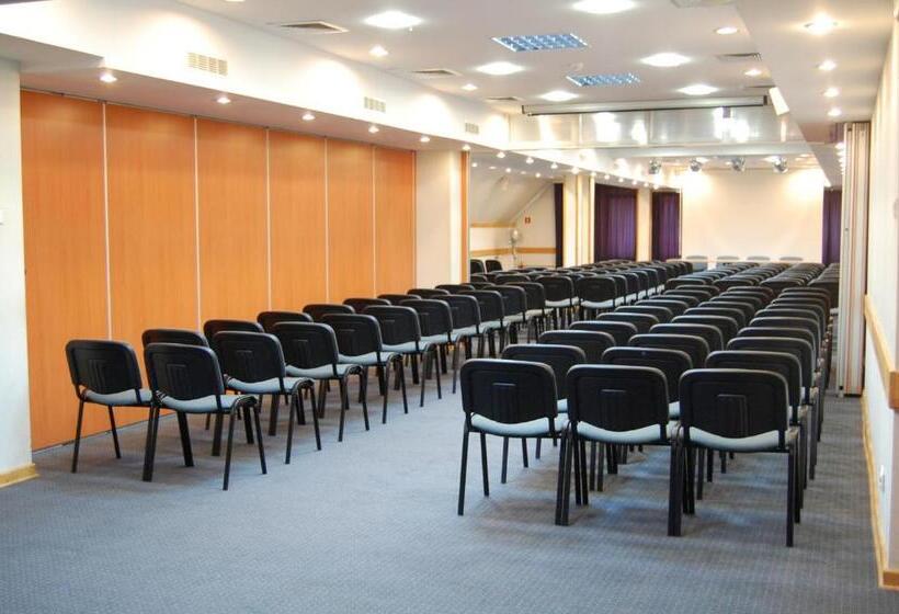 هتل Zajazd Piastowski