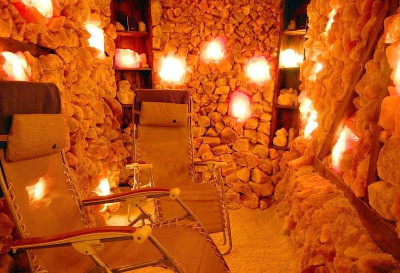 هتل Zajazd Piastowski