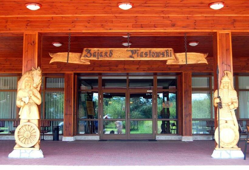 هتل Zajazd Piastowski