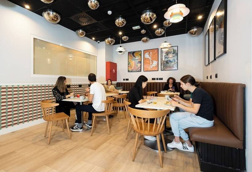 Latroupe Grand Place Hostel