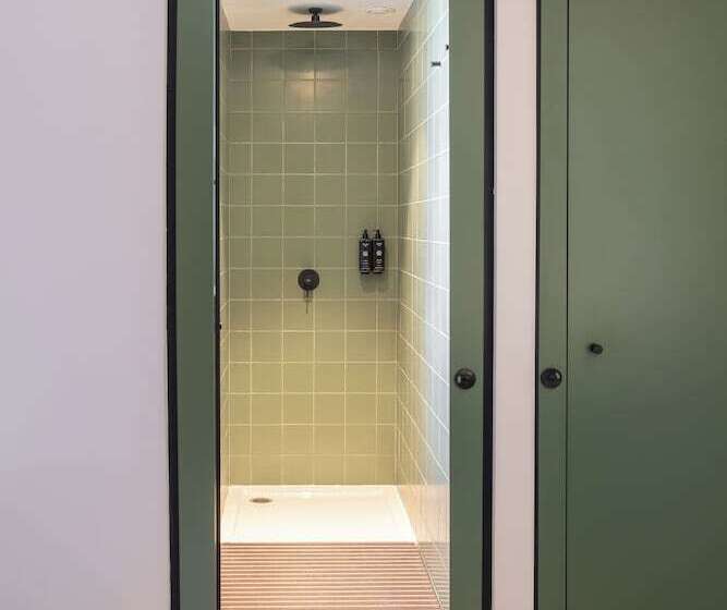 Latroupe Grand Place Hostel