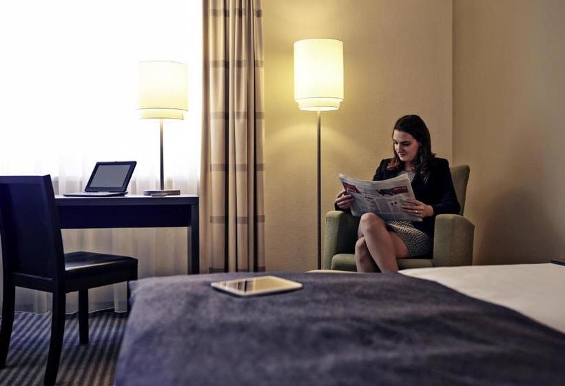 هتل Mercure Airport  Berlin Tegel