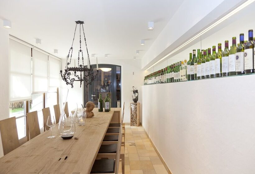 Schloss Prielau Hotel & Restaurants