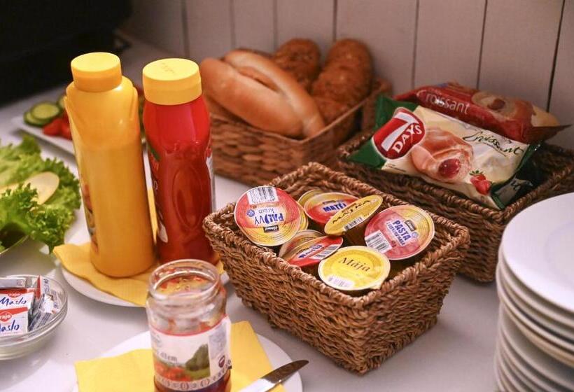 فندق Branč, Garni