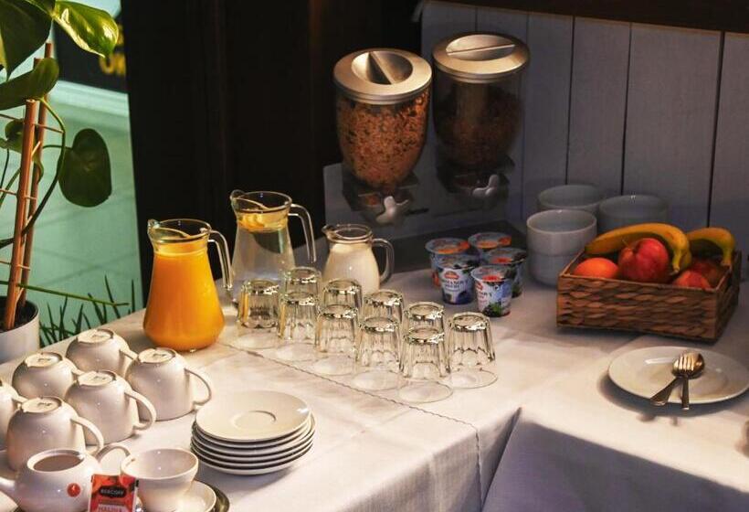 فندق Branč, Garni