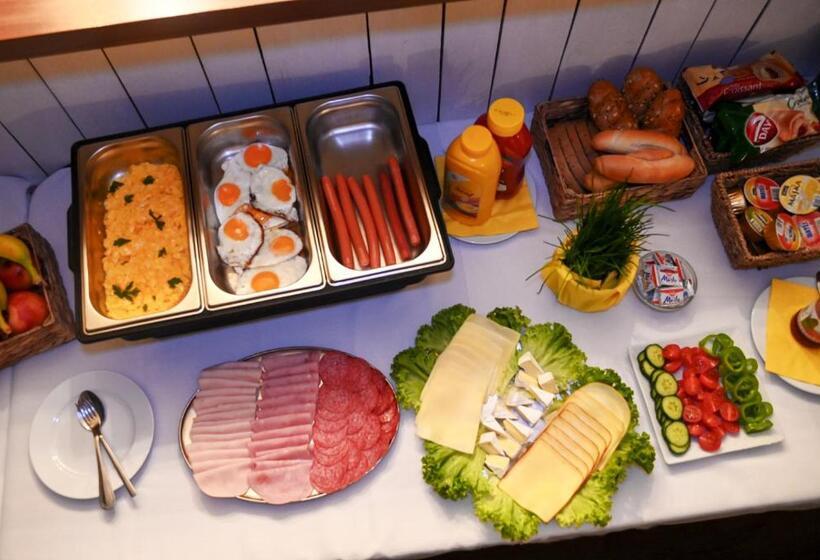 فندق Branč, Garni