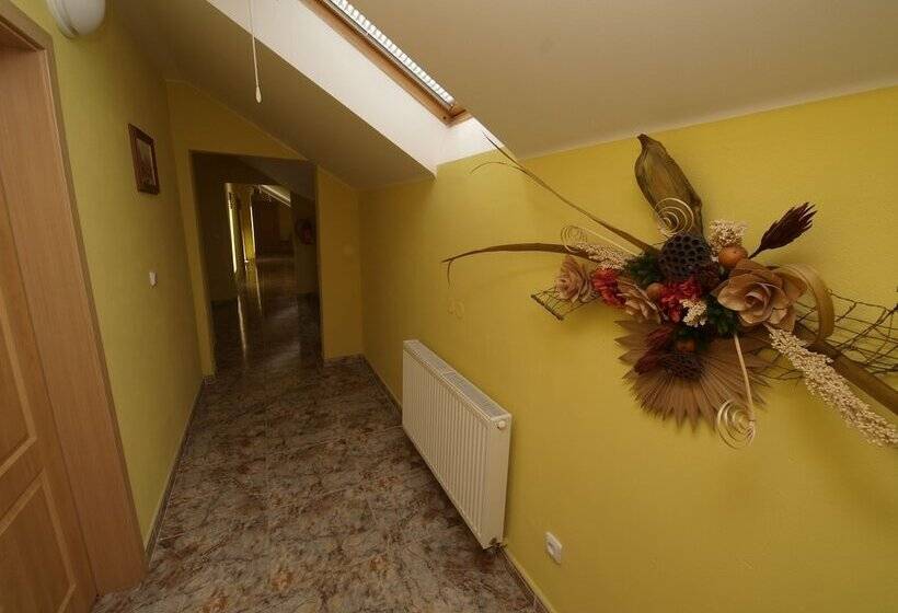 Holiday Hotel Macocha