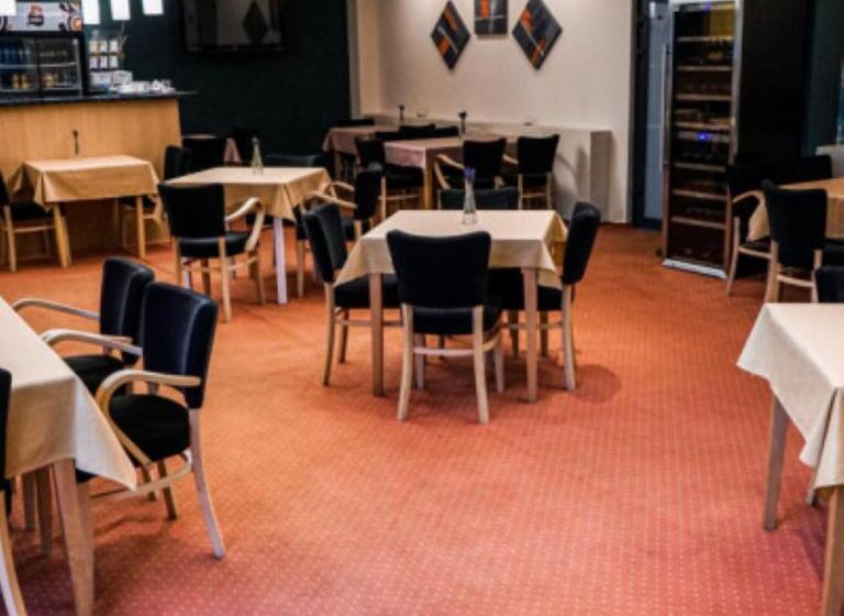 בית מלון כפרי Belaria Resort   Wellness, Bazén