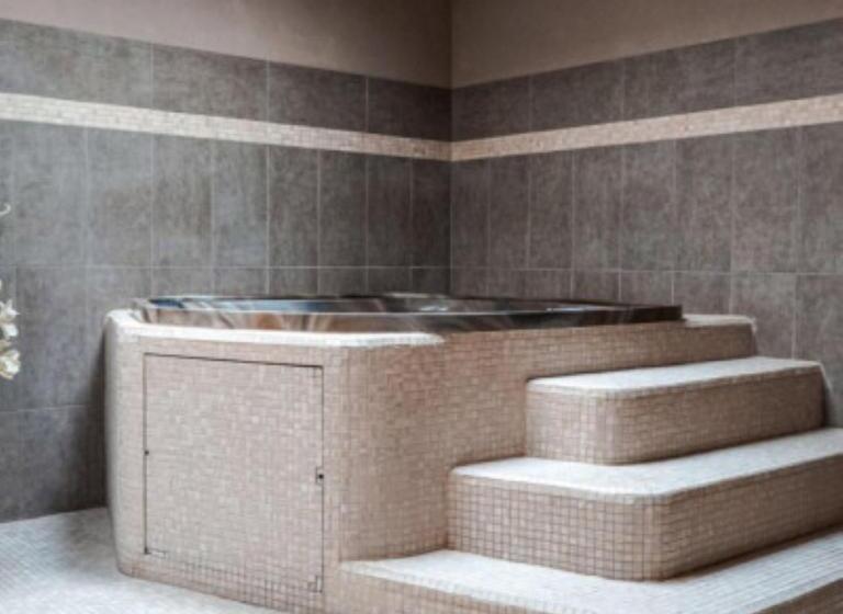 בית מלון כפרי Belaria Resort   Wellness, Bazén