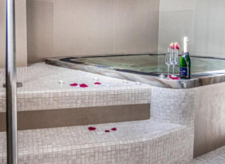 בית מלון כפרי Belaria Resort   Wellness, Bazén