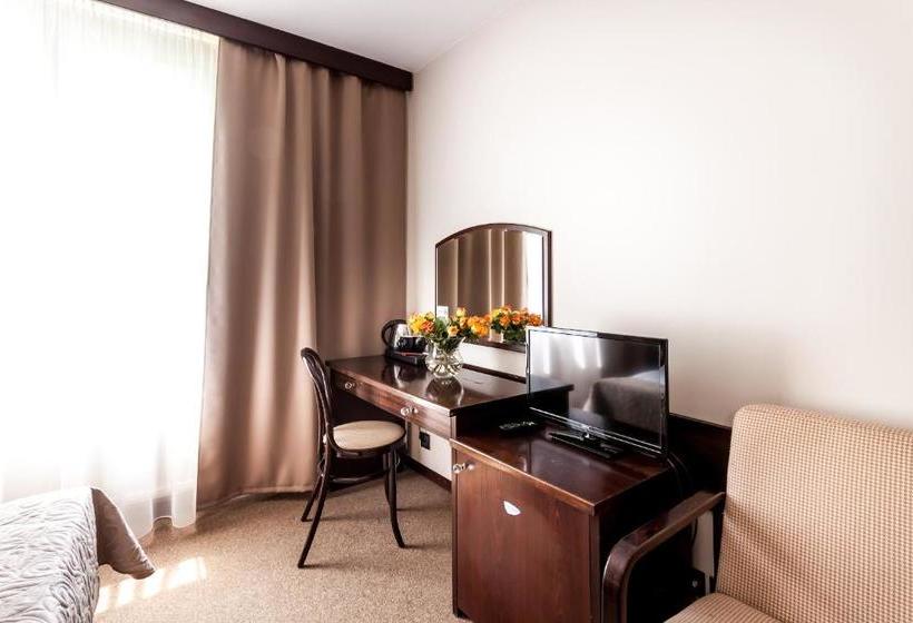 فندق Go Carcow Resort