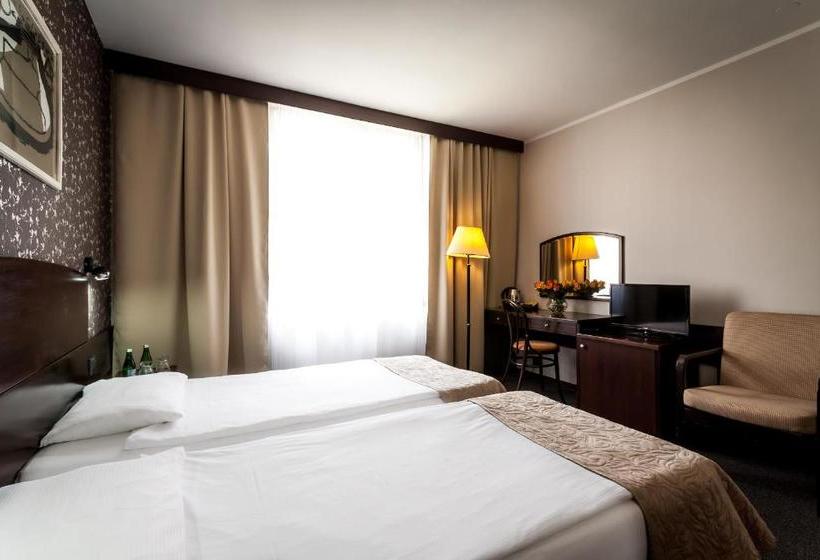 فندق Go Carcow Resort