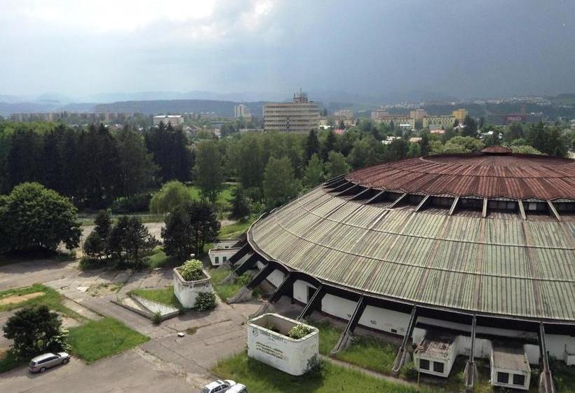 فندق Dom Techniky