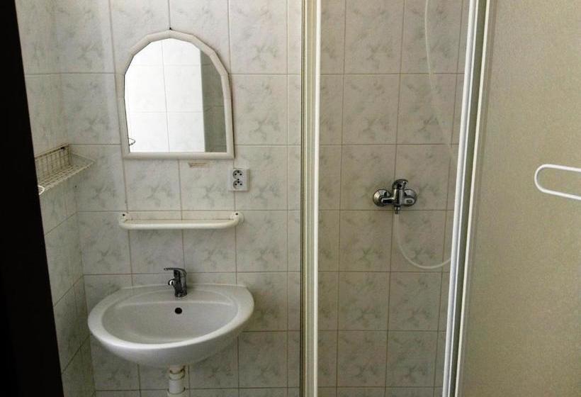 فندق Dom Techniky