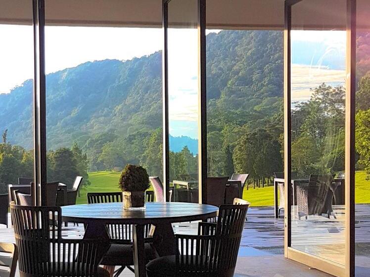 בית מלון כפרי Handara Golf & Resort Bali