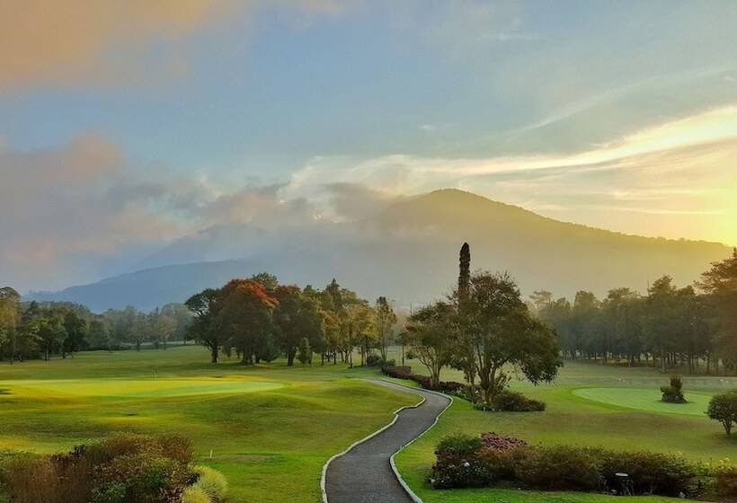 בית מלון כפרי Handara Golf & Resort Bali