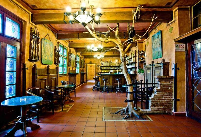 Pytloun Old Armoury Hotel Prague, Stará Zbrojnice